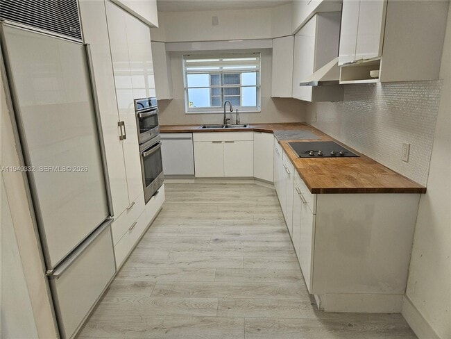 Foto del edificio - 1070 N Shore Dr