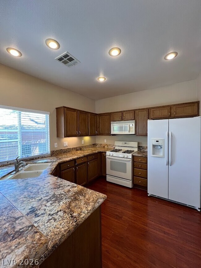 Foto del edificio - 10628 Whitebrush Ave