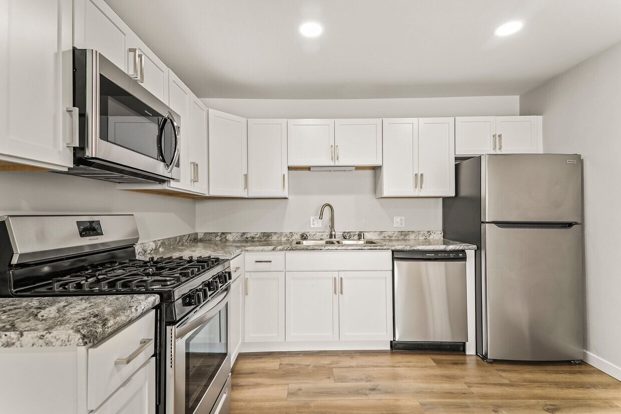 Foto principal - 124-208 S Bird St