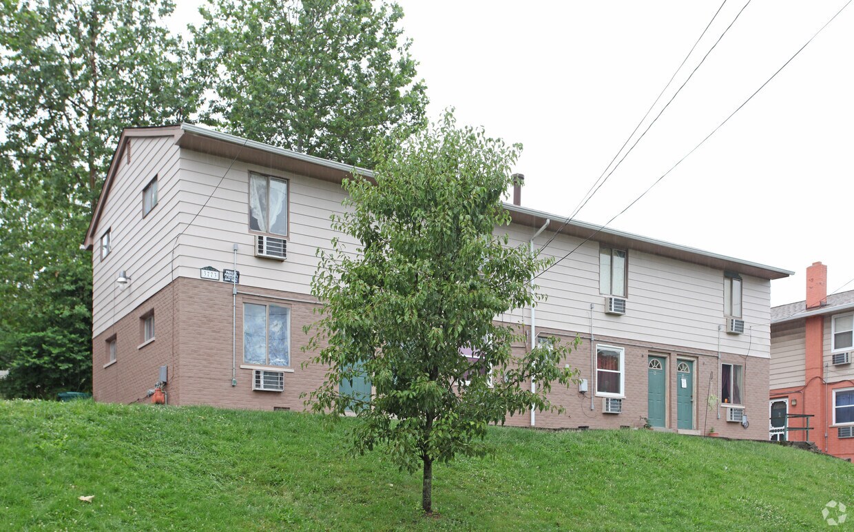 Foto principal - 3759-3781 W Liberty St