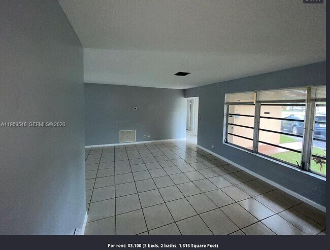 Foto del edificio - 7061 NW 15th St