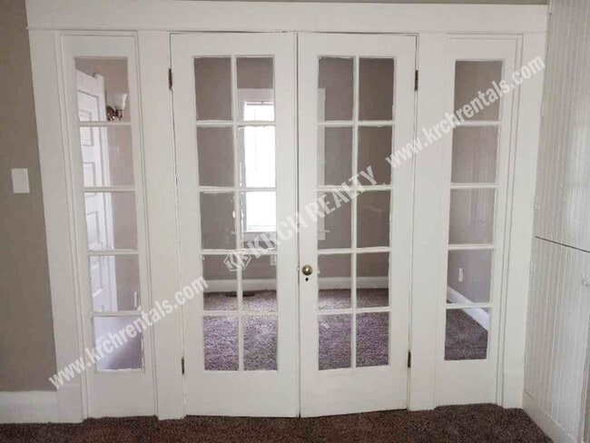 Building Photo - Charming 2-BR, 1-Bath Home w/ Garage!