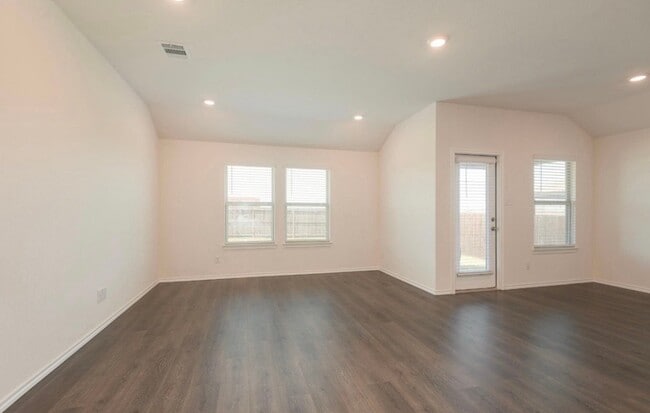 Foto del edificio - 511 Windrow Dr
