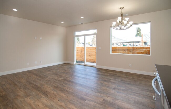 Building Photo - 320 N Moen Ln