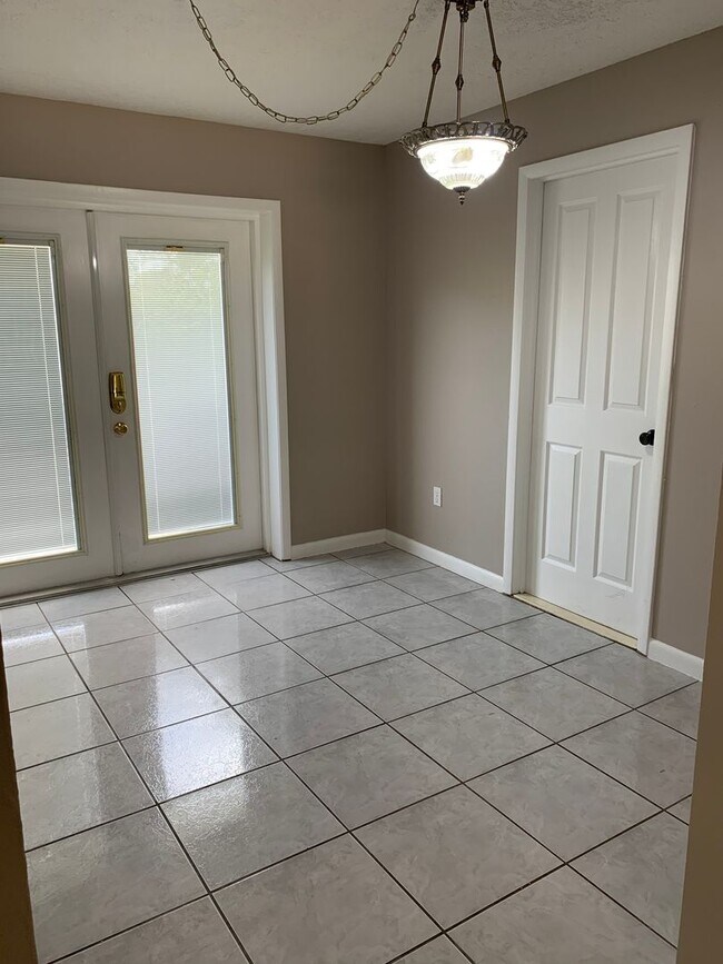 Foto del edificio - Charming 3 bedroom/1.5 bath Fenced Home in St.Cloud