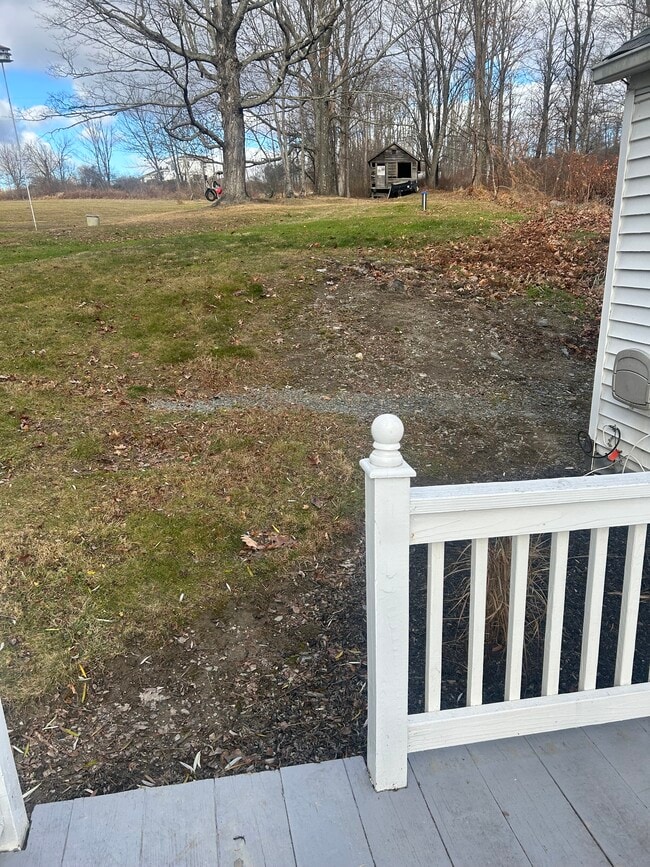 Building Photo - 303 Waterbury Hill Rd