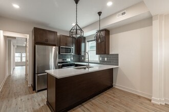 Building Photo - 468-470-470 E 2nd Ave