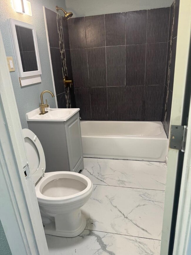 Foto del edificio - 3432 SE Bryant St