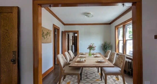 Building Photo - 2015 N LeClaire Ave