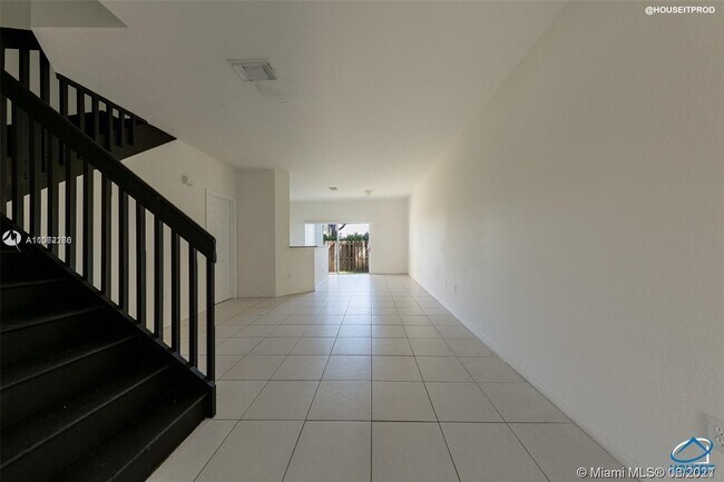 Foto del edificio - 8401 NW 107th Ct 6-36 Doral Fl 33178
