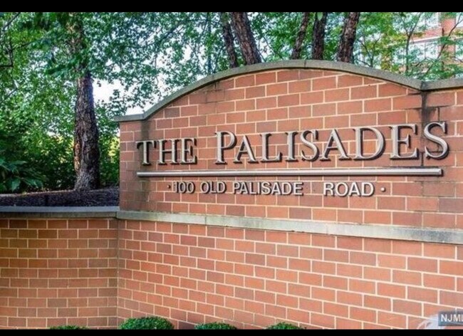 Foto del edificio - 100 Old Palisade Rd
