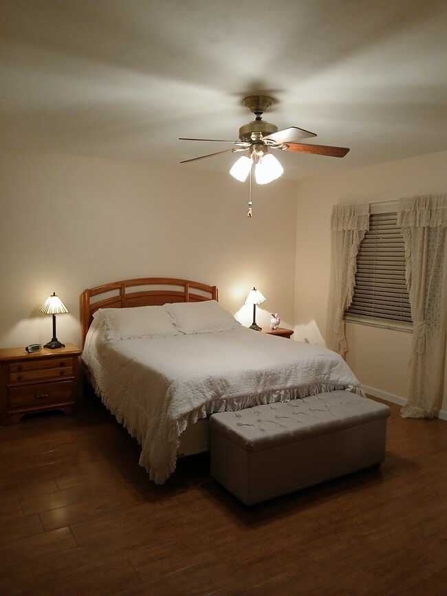 Master Bedroom - 86 Oxbow Trl