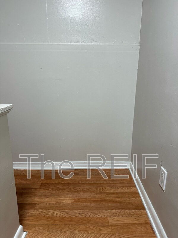 Foto del edificio - 15818 Lappin St