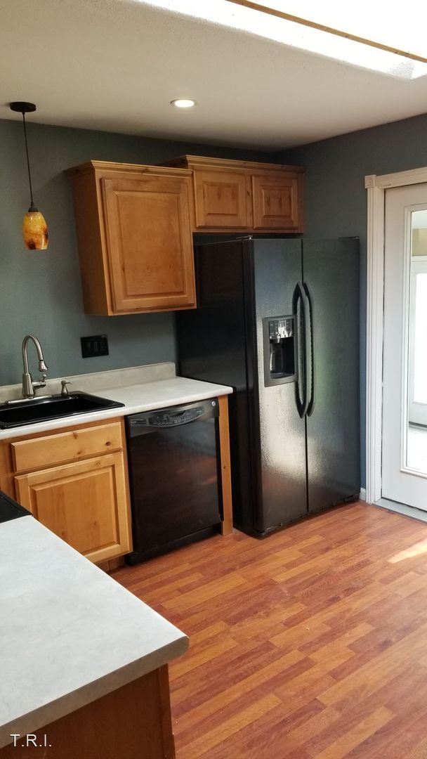 Building Photo - 3 br, 2 bath House - 2937 W 17th St