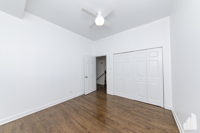 Foto del edificio - 1426 N Greenview Ave
