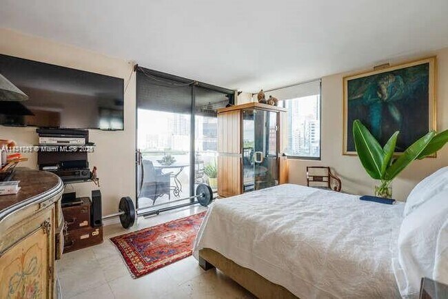 Foto del edificio - 1581 Brickell Ave