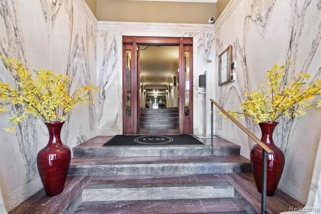 Foto del edificio - 8120 E Jefferson Ave