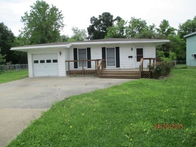 Primary Photo - 324 Circle Way