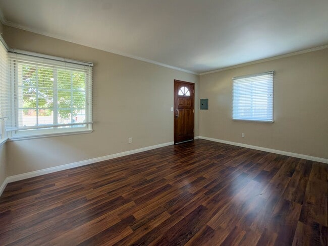 Foto del edificio - 4114 W Victory Blvd