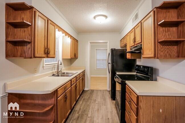 Foto del edificio - 1176 Cedar Cir S