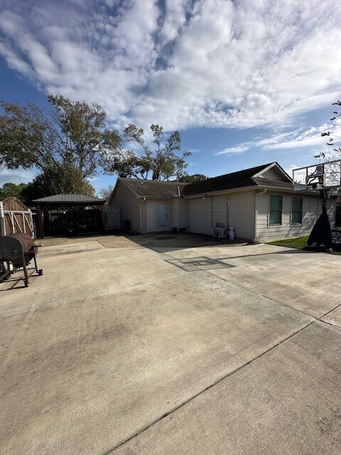 Foto del edificio - 12102 Fairbury Dr