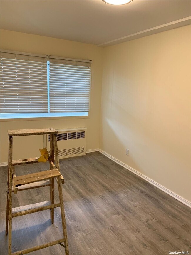 Foto del edificio - 267-20 E Williston Ave