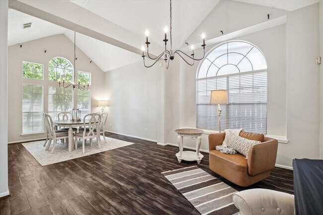 Foto del edificio - 12807 Fox Arrow Ln