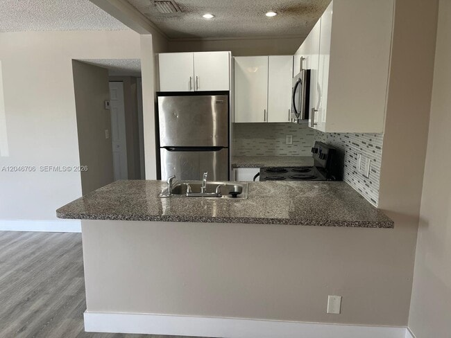 Foto del edificio - 11777 NW 30th St