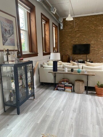 Living room - 1310 W Wrightwood Ave