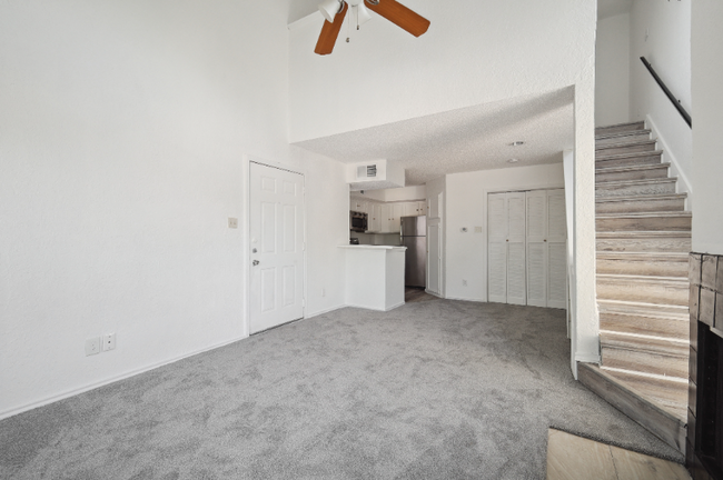 Foto del edificio - 9811 Walnut St