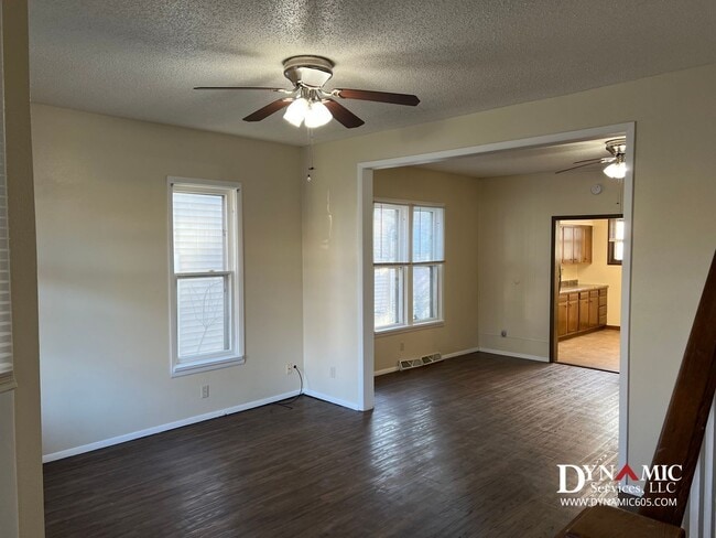 Foto del edificio - 813-815 S Summit Ave