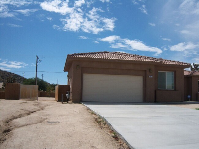 Foto del edificio - AVAILABLE NOW $200 off First Month Rent