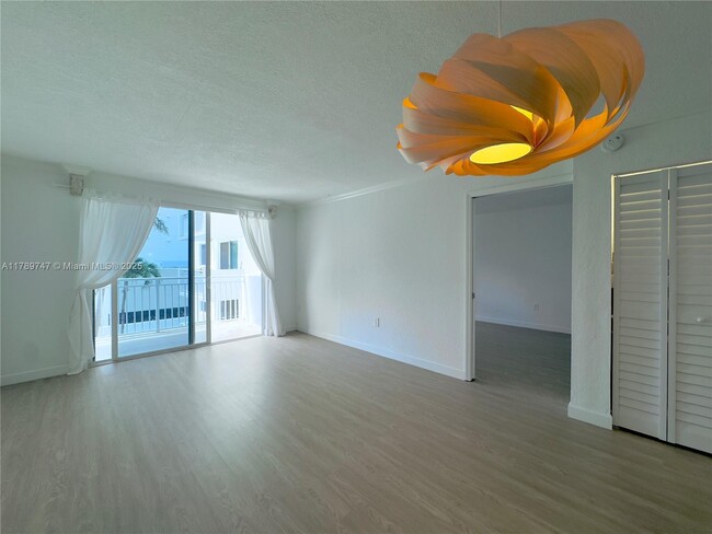 Foto del edificio - 1665 Bay Rd