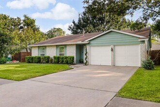 Building Photo - 2505 Broken Oak Dr