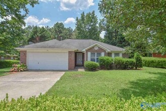 Building Photo - 136 Populus Dr