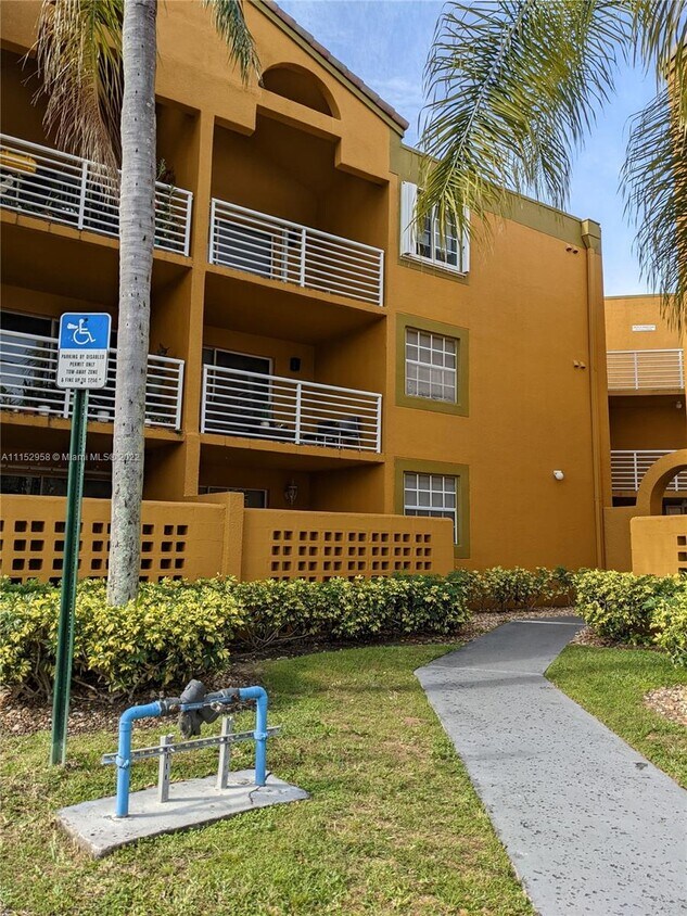 9735 Fontainebleau Blvd Unit G101, Miami, FL 33172 Apartment for Rent