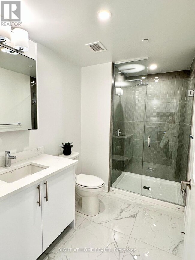 Building Photo - 180 George St