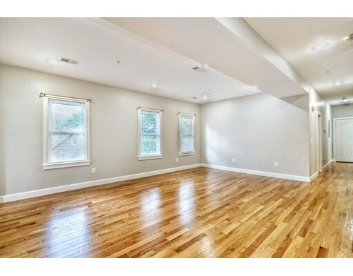 Building Photo - 5 Neilon Park