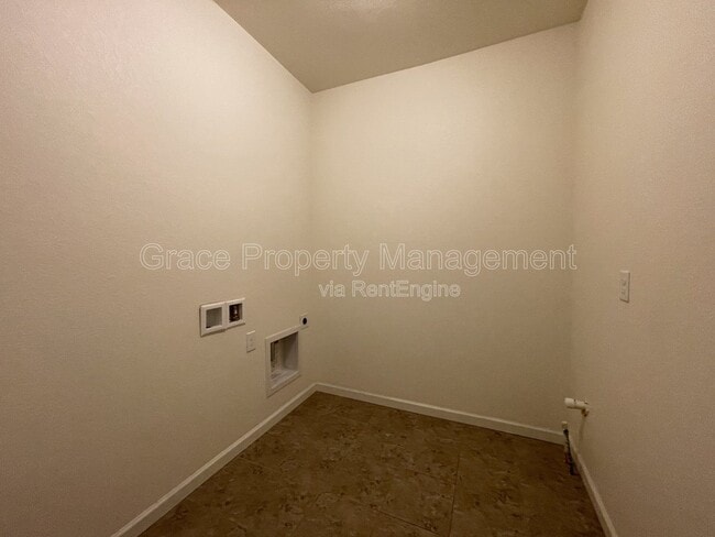 Building Photo - 618 W 171st Pl