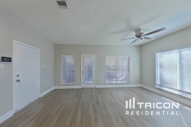 Building Photo - 2320 Shinnery Oak Dr