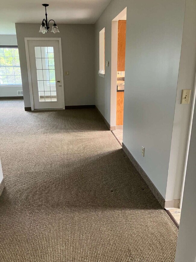 Foto del edificio - 2 Bedroom Townhome in Fairport Available October 1!