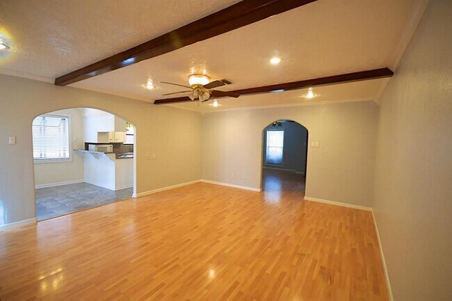 Foto del edificio - 9705 Westview Dr