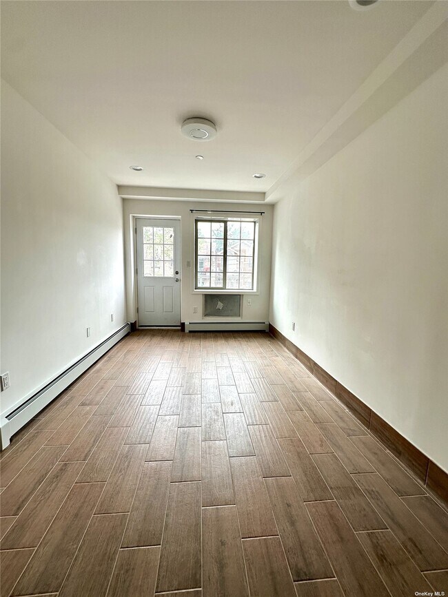 Building Photo - 108-15 35th Ave