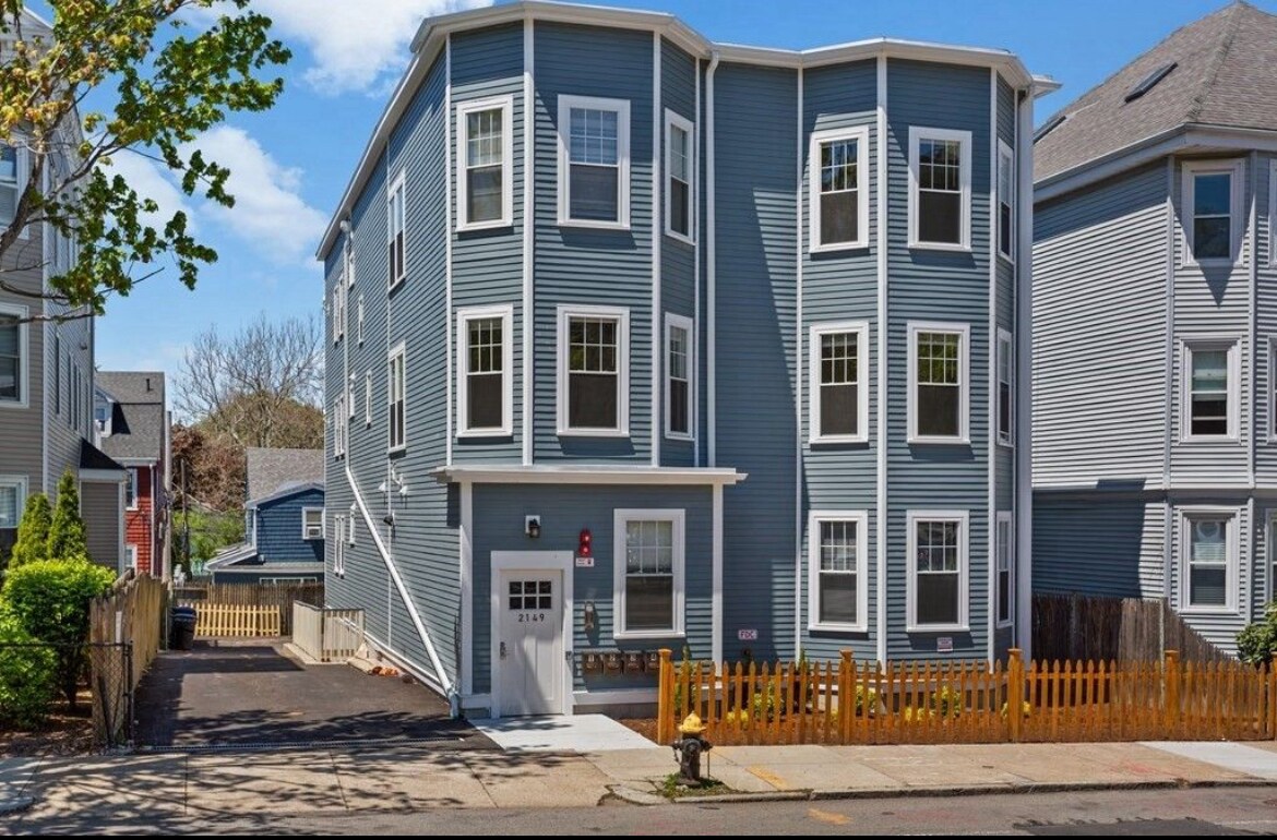 Primary Photo - 2149 Dorchester Ave