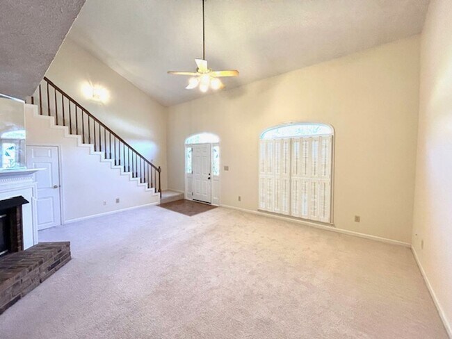 Foto del edificio - Prime Madison Location – Home for Rent -- MOVE IN SPECIAL