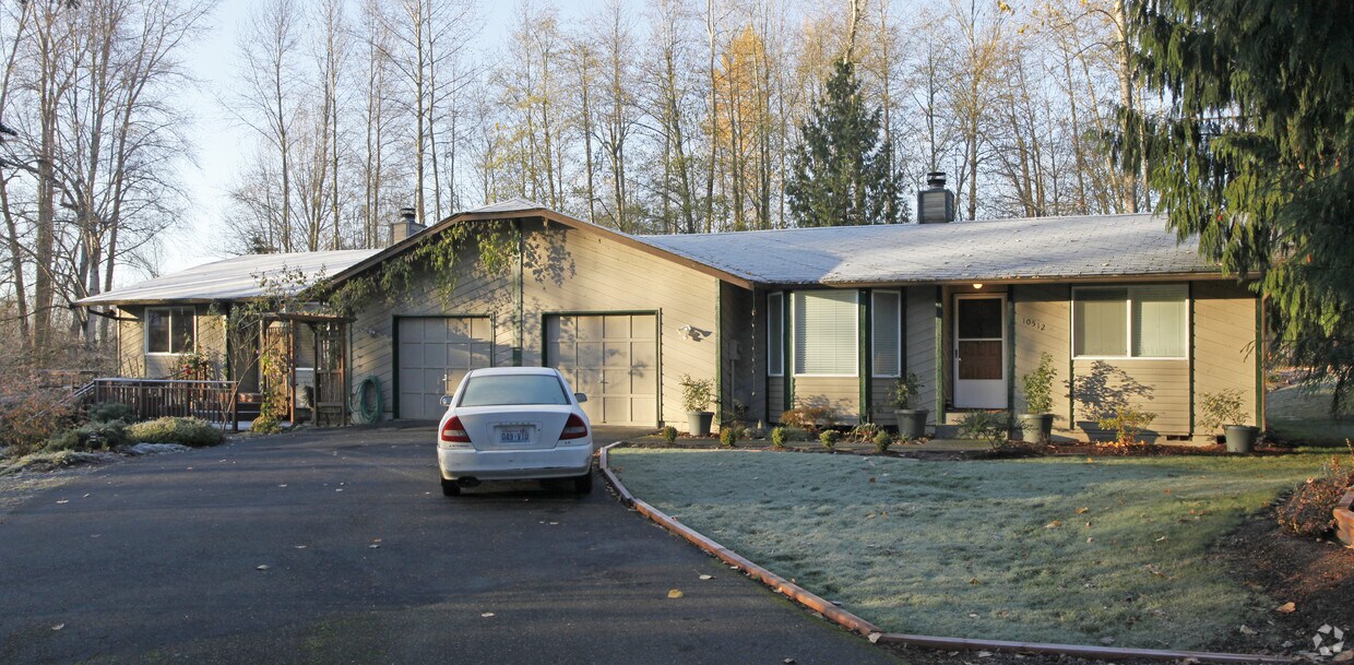 1051010512 24th St. Ct E, Edgewood, WA 98372 Apartments in Edgewood