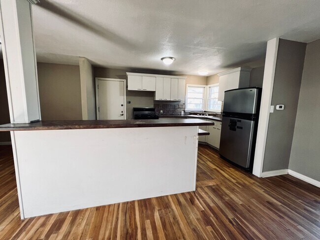 Foto del edificio - Large 4/2.5/1 Near Texas Tech with Extra Bonus Room