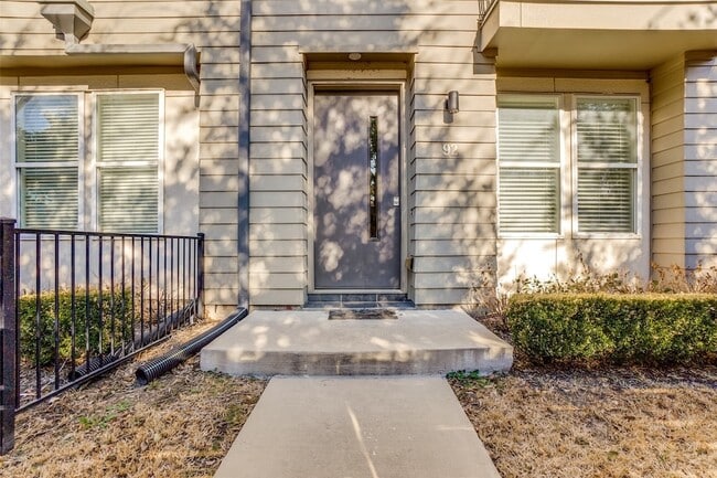Building Photo - 4211 Rawlins St