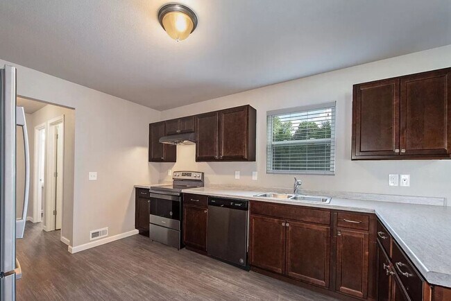 Foto del edificio - Newer Home for Lease in Richland