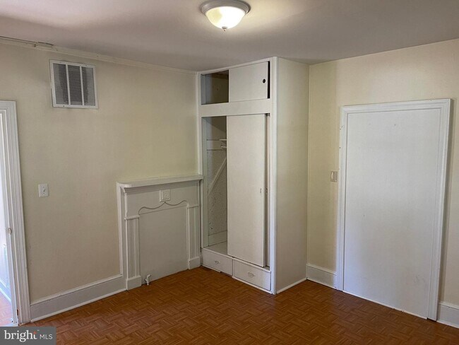 Foto del edificio - 9504 Fairview Ave